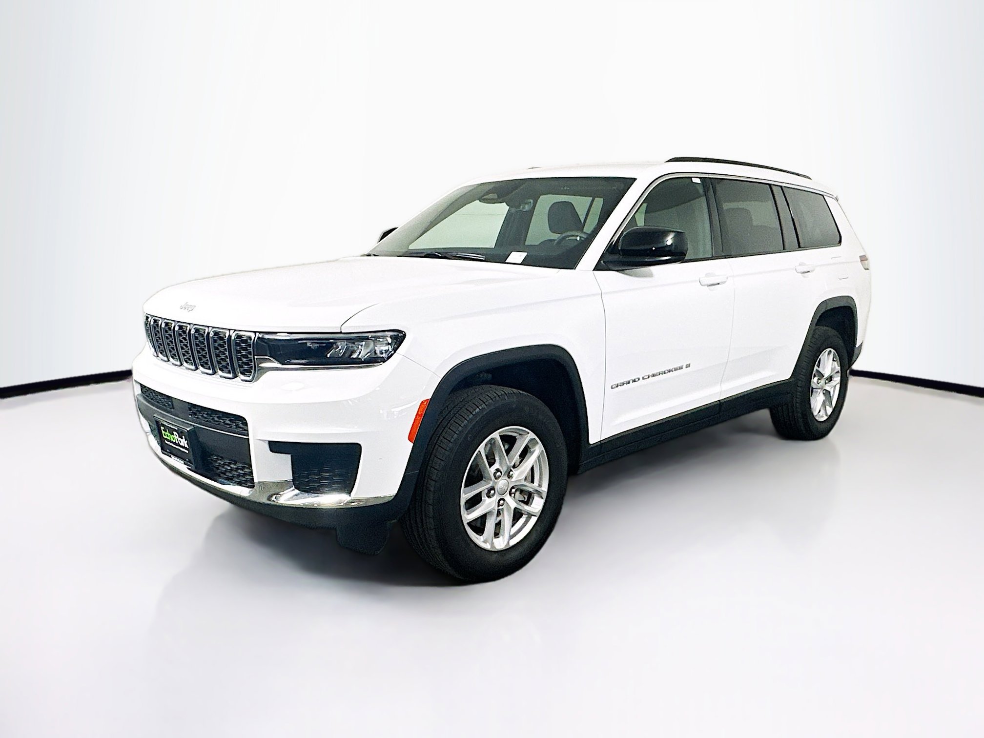 Used 2025 Jeep Grand Cherokee L Laredo image 3