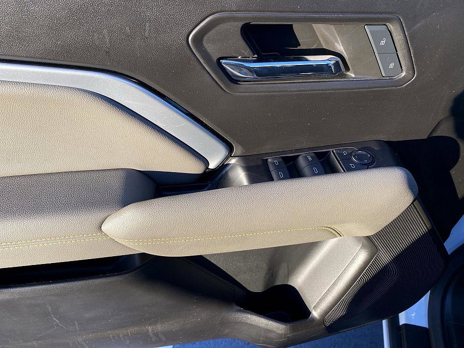 Used 2024 Chevrolet Colorado ZR2 w/ Technology Package image 9