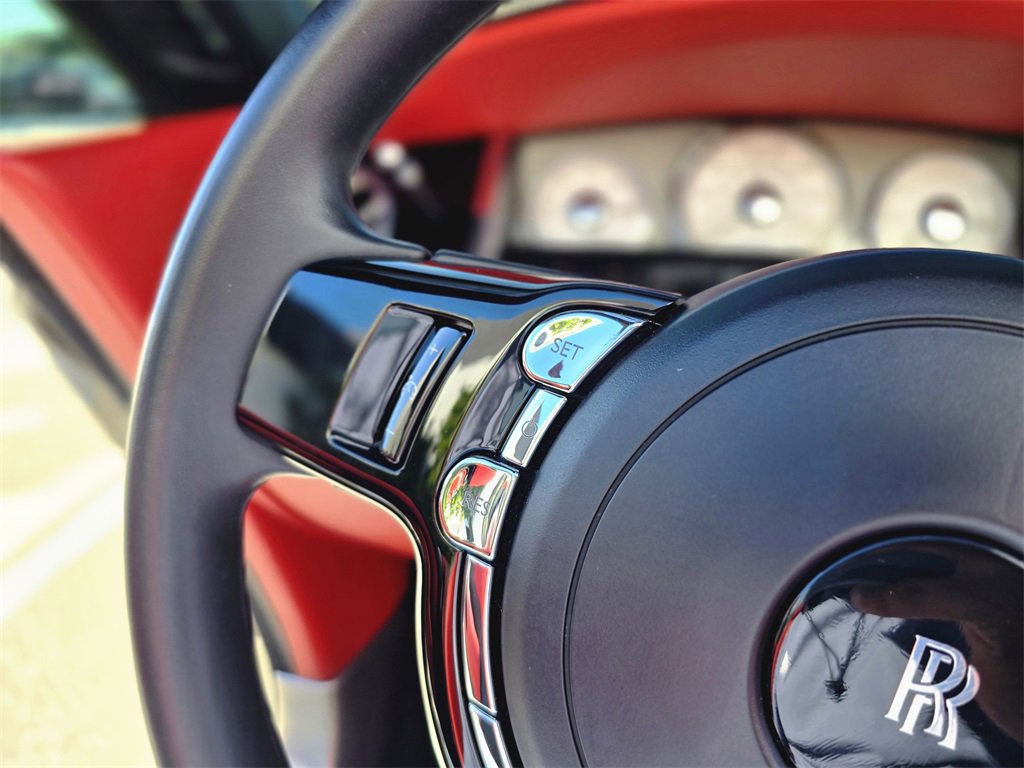 Used 2020 Rolls-Royce Dawn image 22
