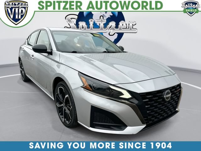 Used 2023 Nissan Altima 2.5 SR FWD image 1