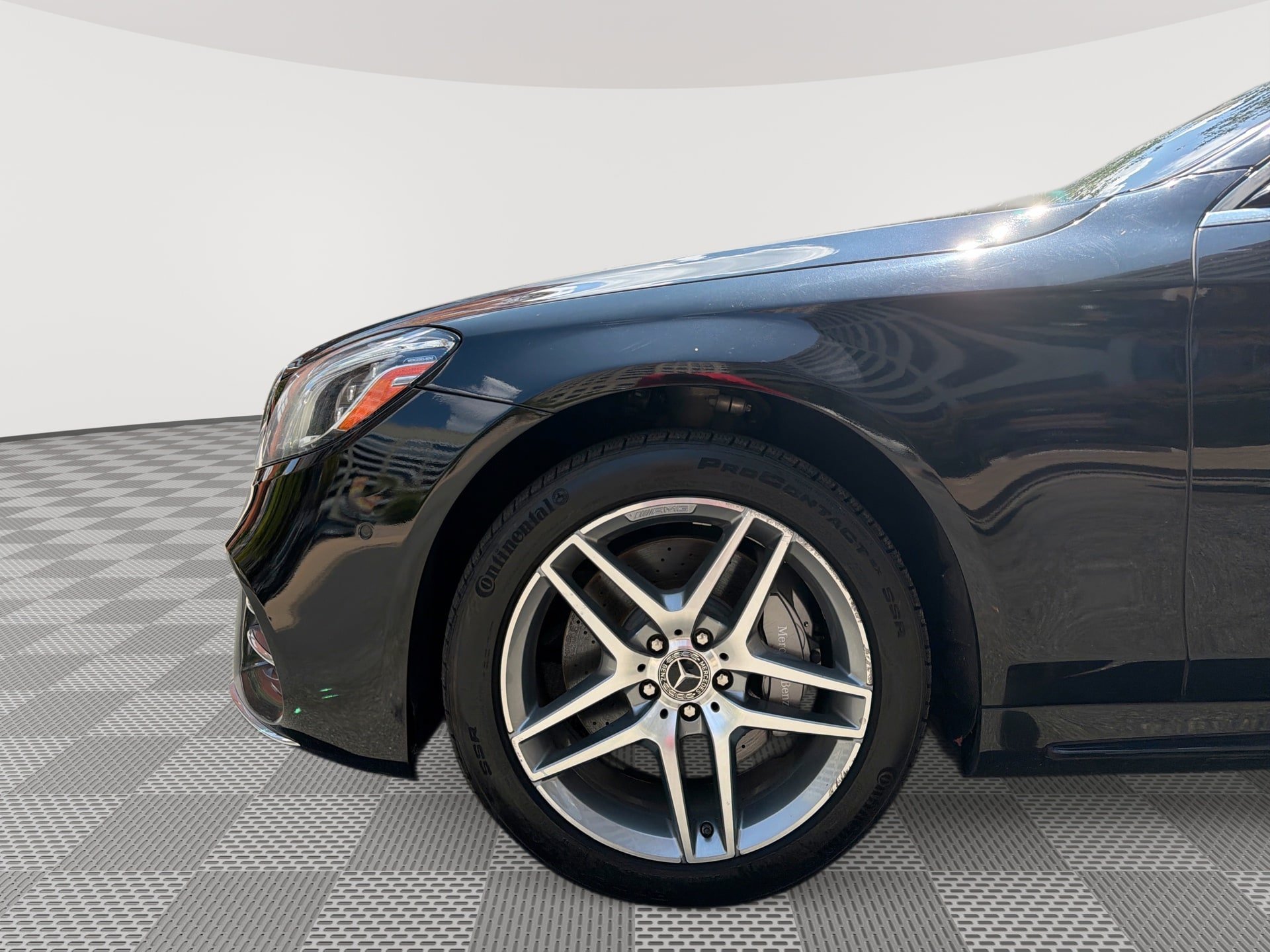 Used 2019 Mercedes-Benz S 560 4MATIC Sedan w/ AMG Line Exterior image 19