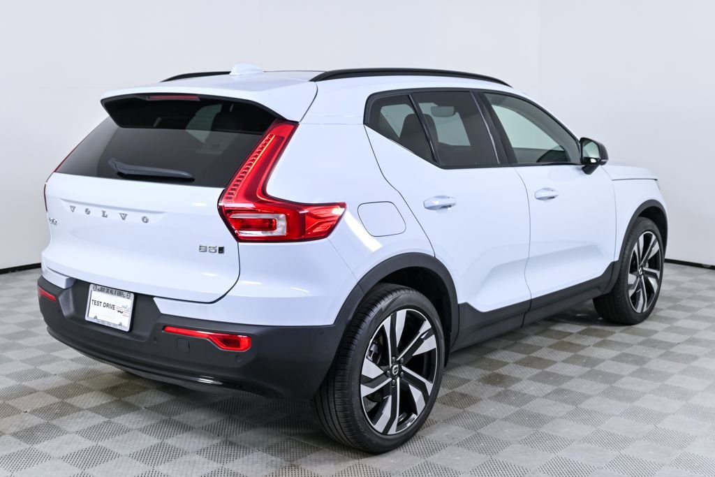 Certified 2024 Volvo XC40 B5 Plus w/ Protection Package Premier image 30