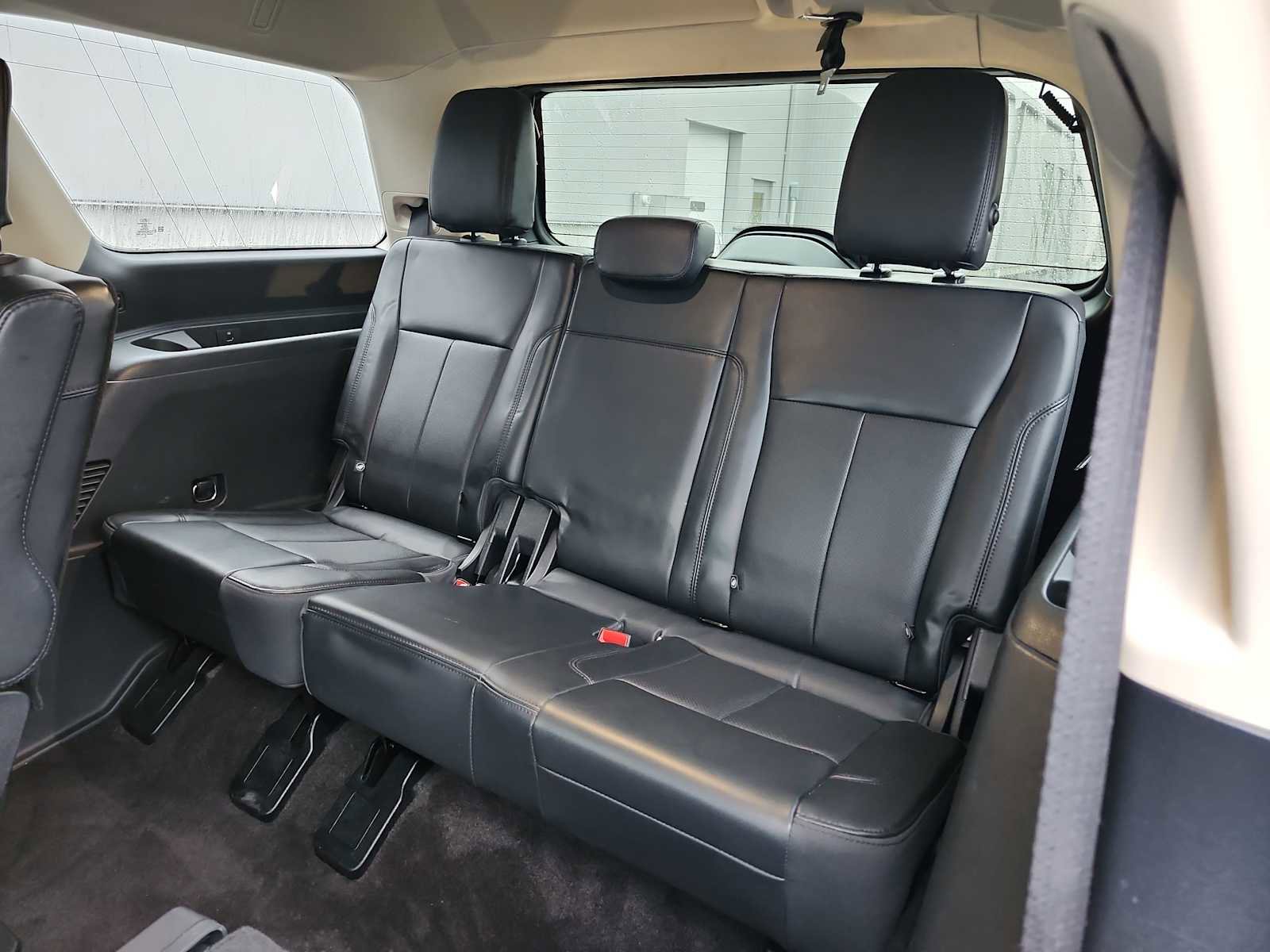 Used 2022 Ford Expedition XLT image 16