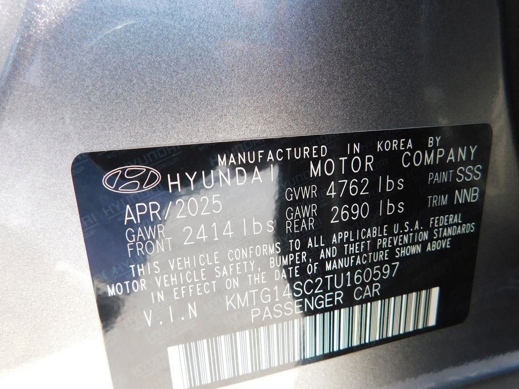 Used 2026 Genesis G70 2.5T image 31