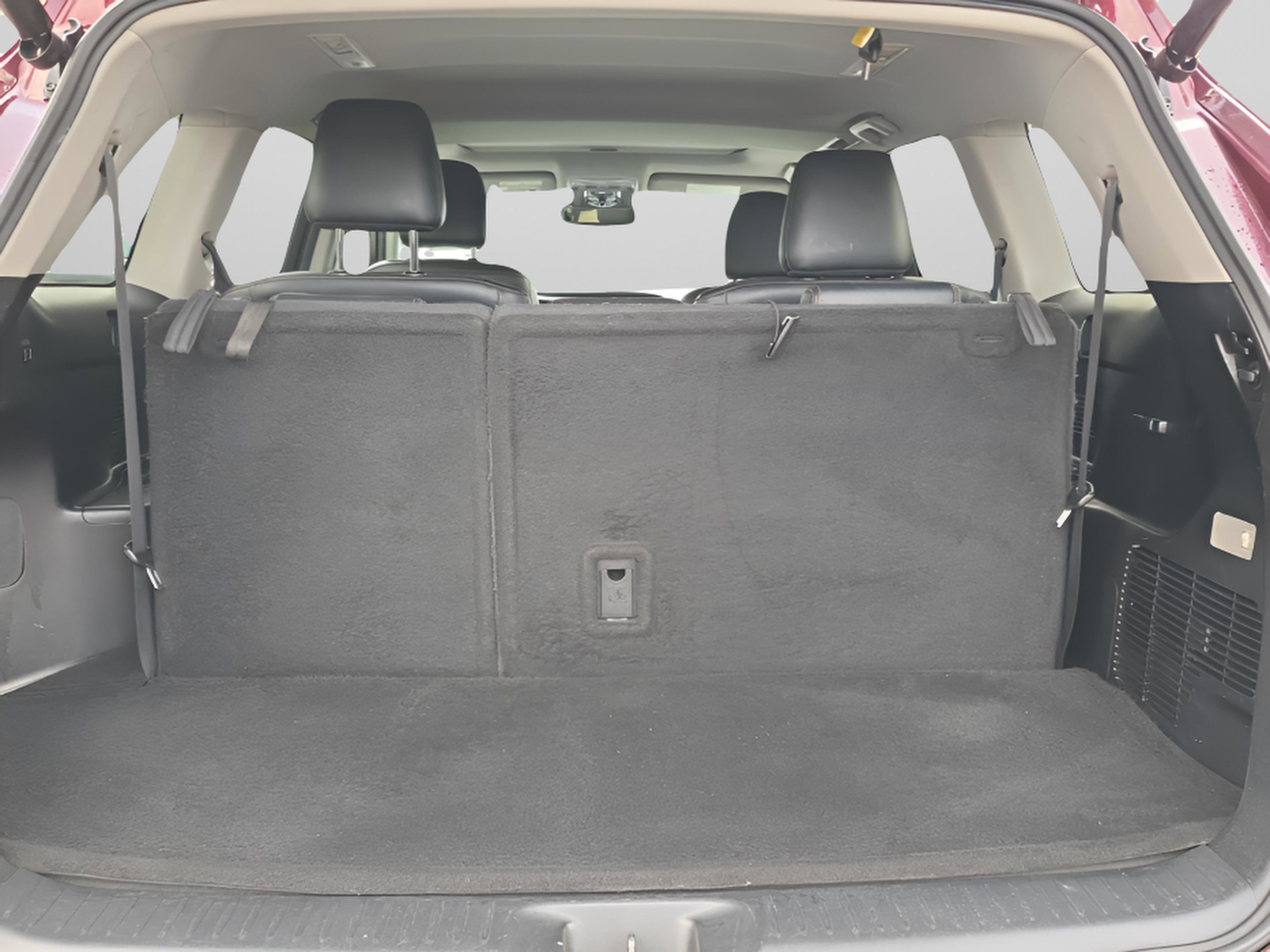 Used 2016 Toyota Highlander XLE image 10