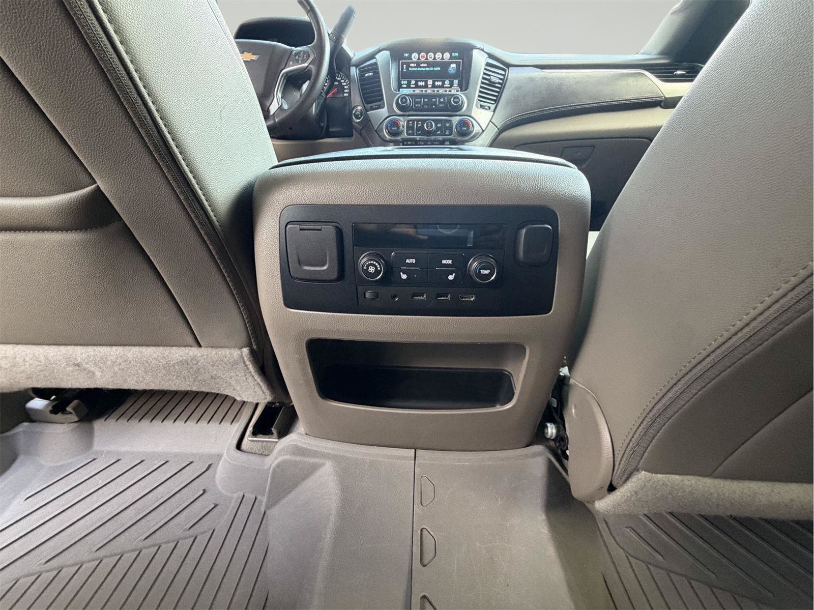 Used 2019 Chevrolet Suburban Premier AWD/4WD image 37