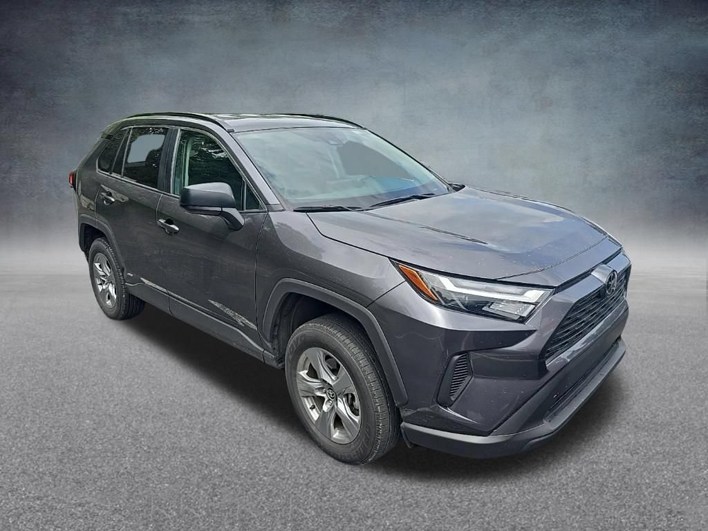 Used 2025 Toyota RAV4 LE AWD/4WD image 2