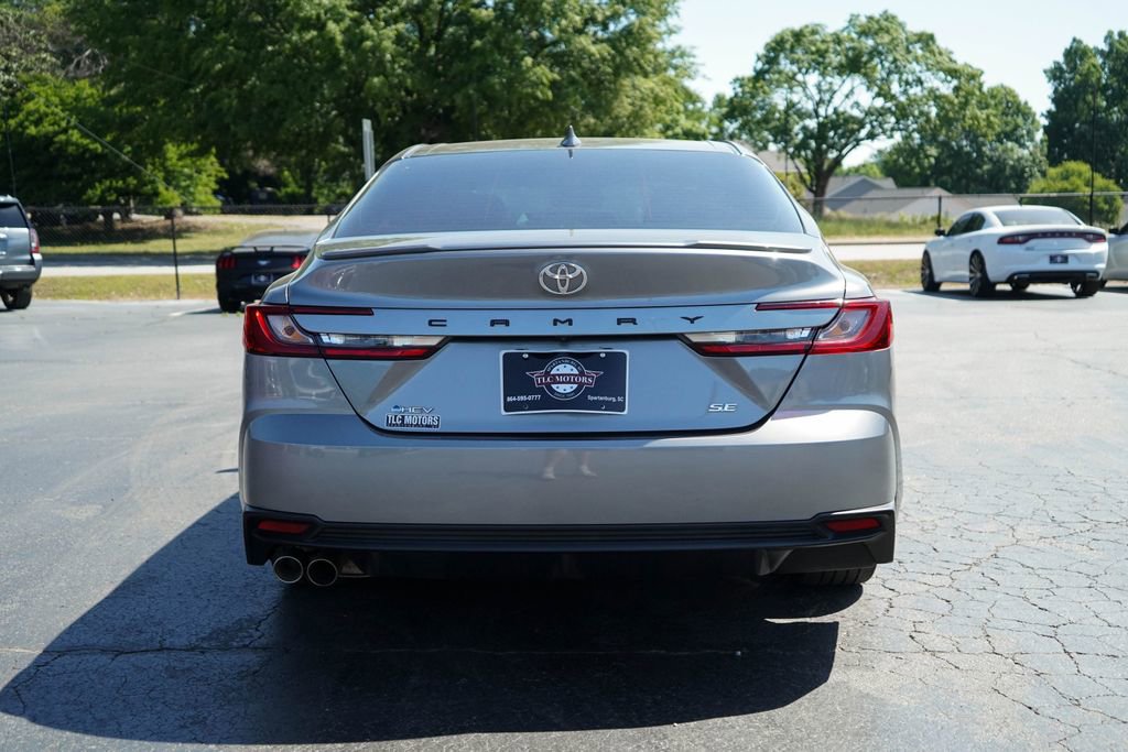 Used 2025 Toyota Camry SE w/ Convenience Package FWD image 18