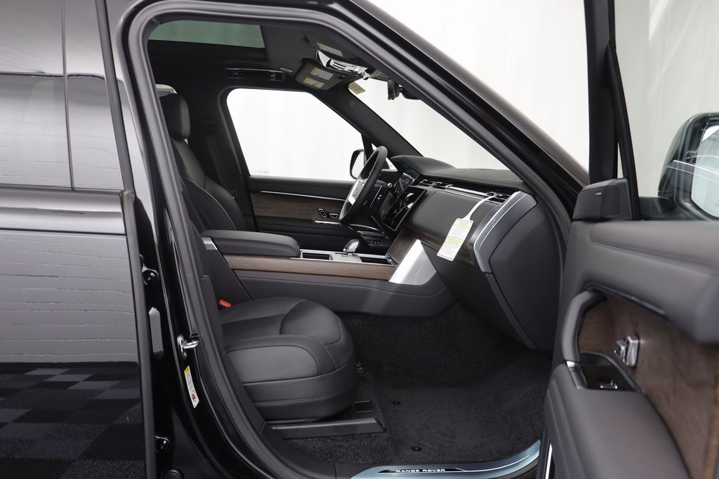 New 2025 Land Rover Range Rover SE image 21