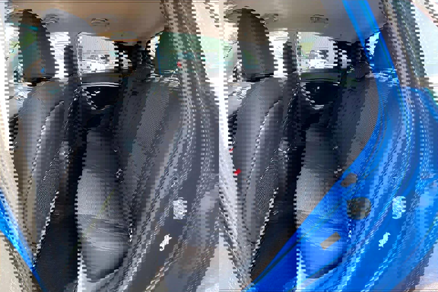 Used 2017 Hyundai Elantra GT image 17