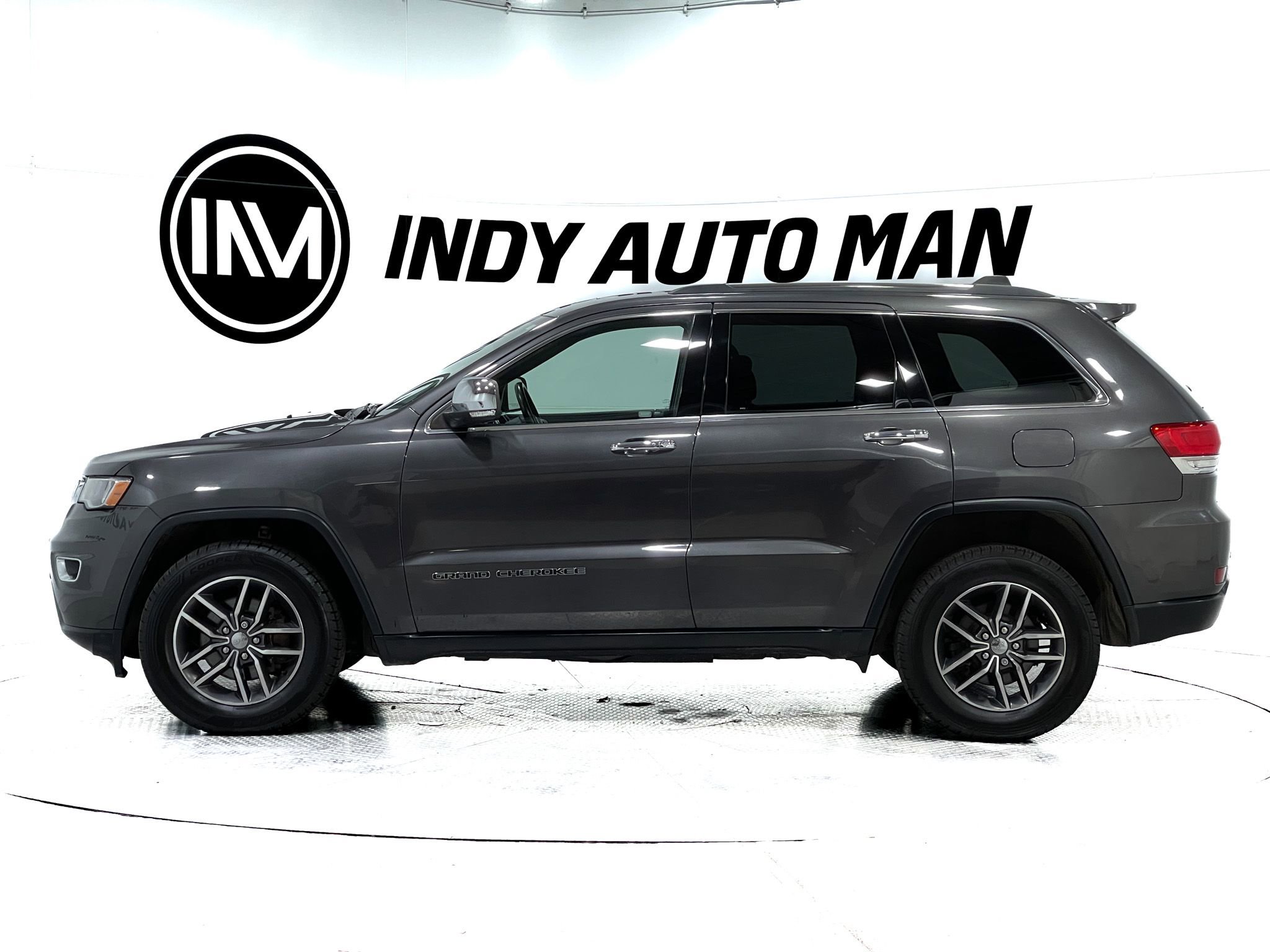 Used 2018 Jeep Grand Cherokee Limited image 7