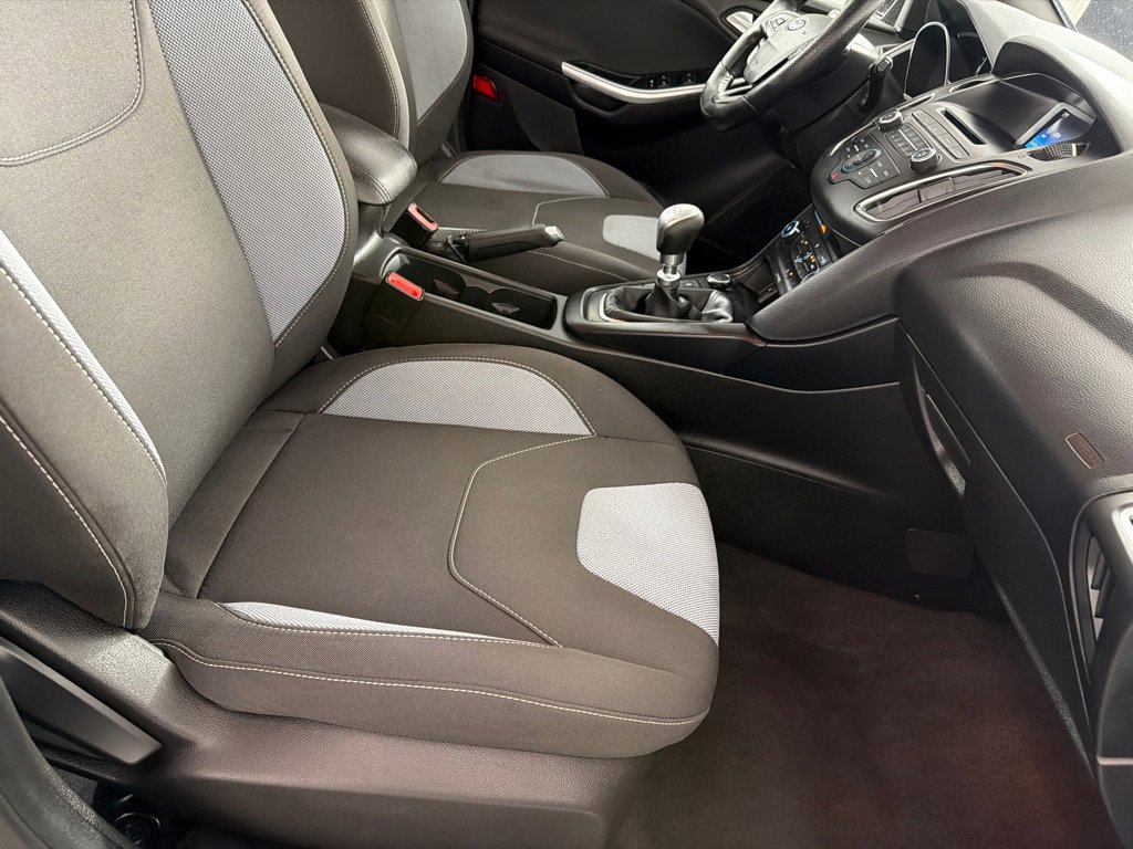 Used 2016 Ford Focus ST FWD image 22
