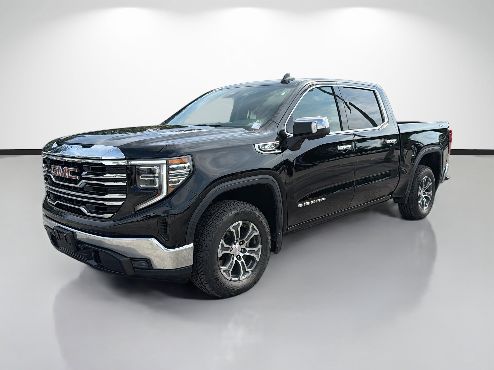 Used 2025 GMC Sierra 1500 SLT AWD/4WD image 7