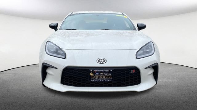 Used 2024 Toyota GR86 Premium w/ Performance Package RWD image 2