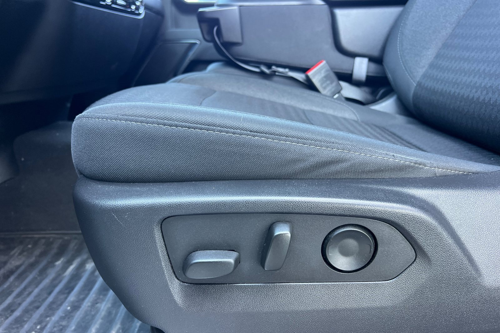 Used 2023 GMC Sierra 1500 Elevation image 13