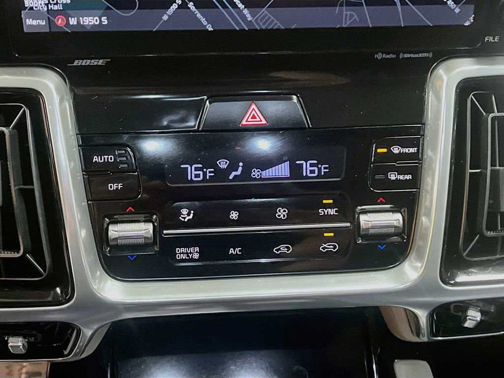 Used 2022 Kia Sorento SX Prestige w/ Panoramic Sunroof Package AWD/4WD image 16