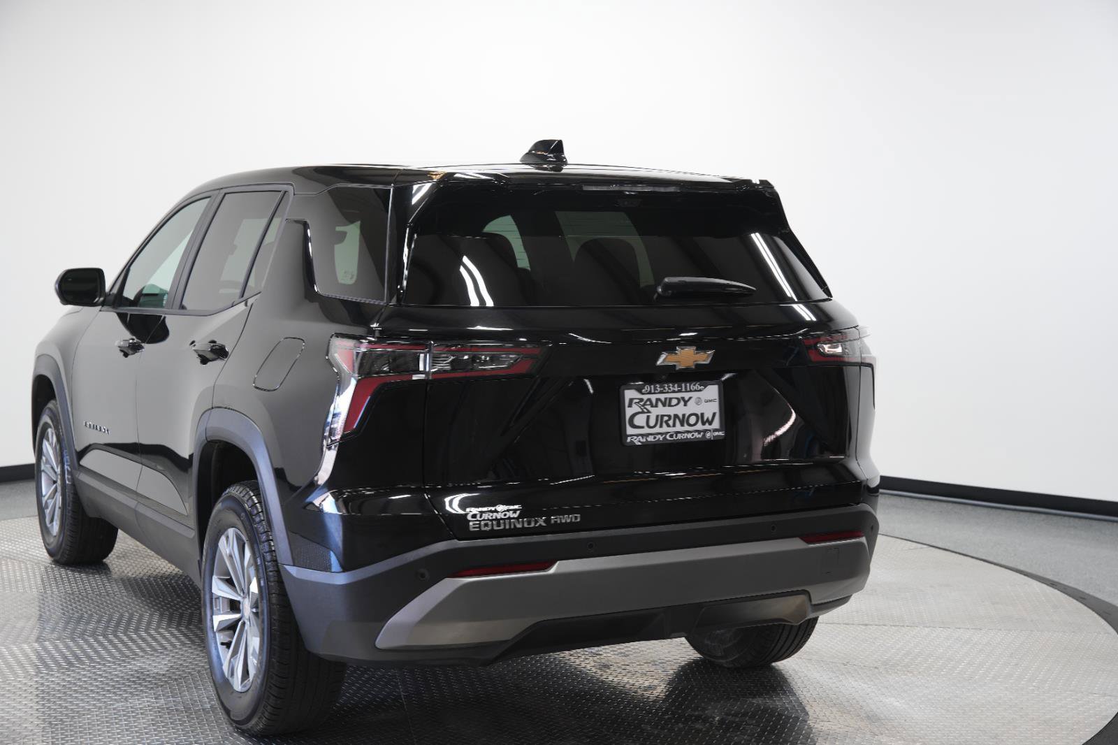 Used 2025 Chevrolet Equinox LT w/ Safety and Technology Package image 6