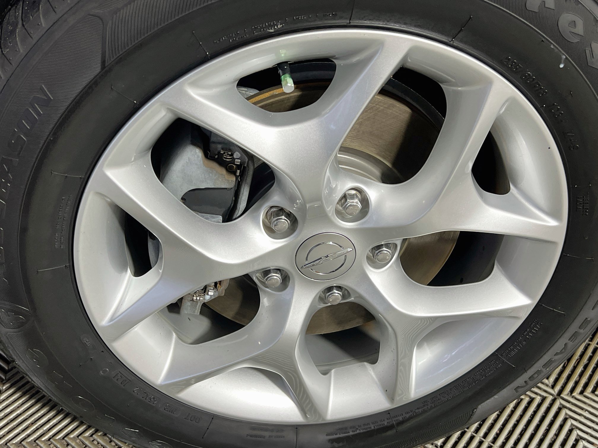 Used 2020 Chrysler Pacifica Limited FWD image 14