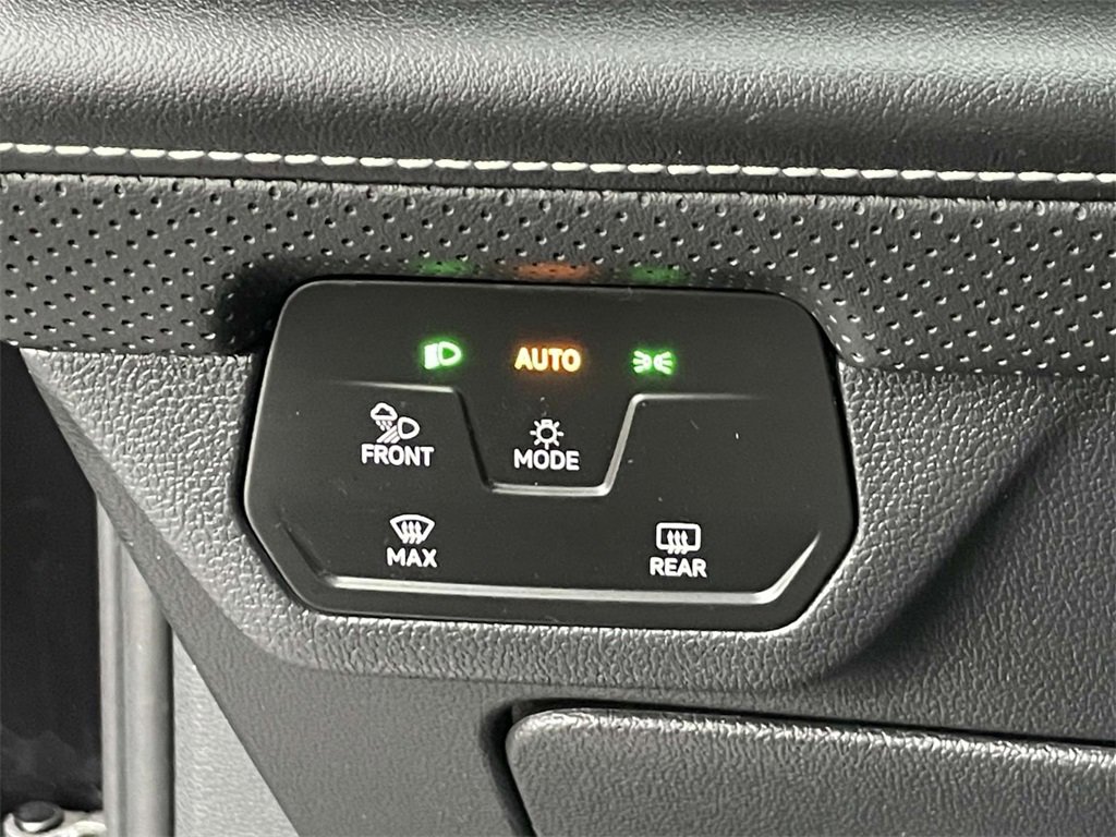 Used 2024 Volkswagen Atlas SE image 26