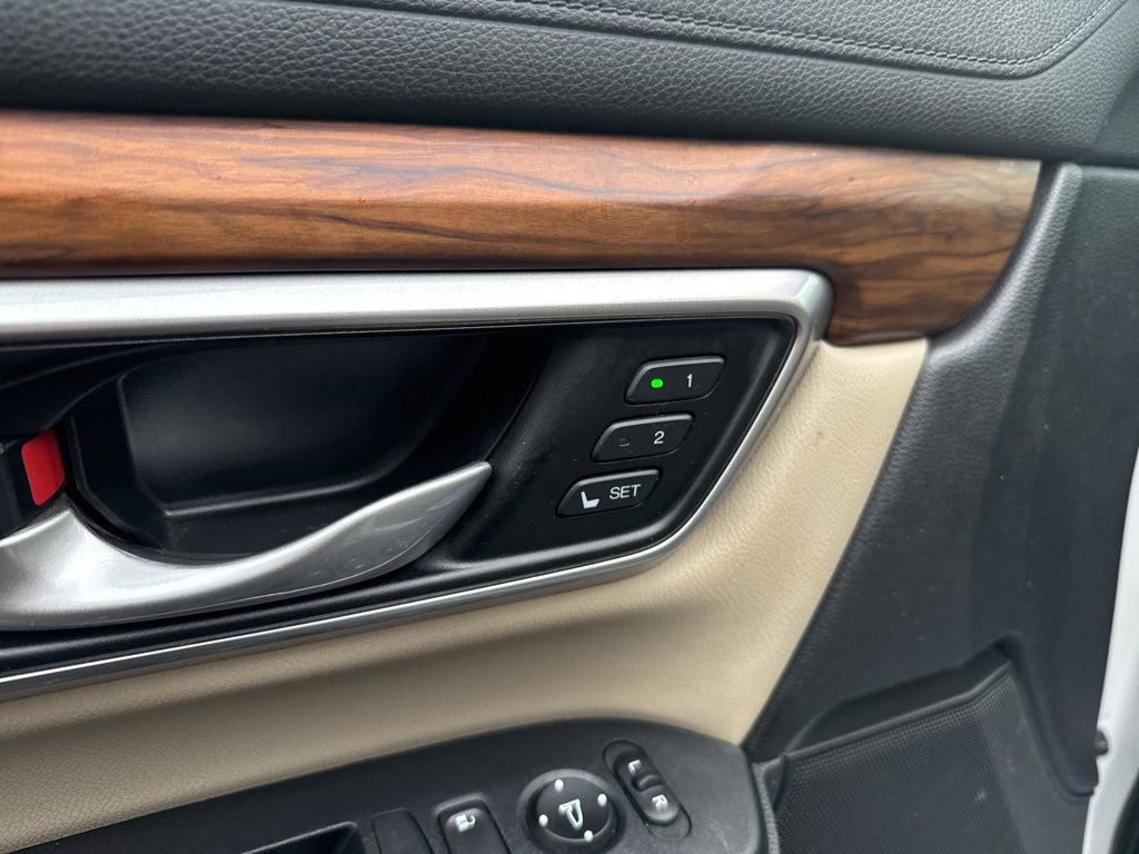 Used 2022 Honda CR-V Touring image 12