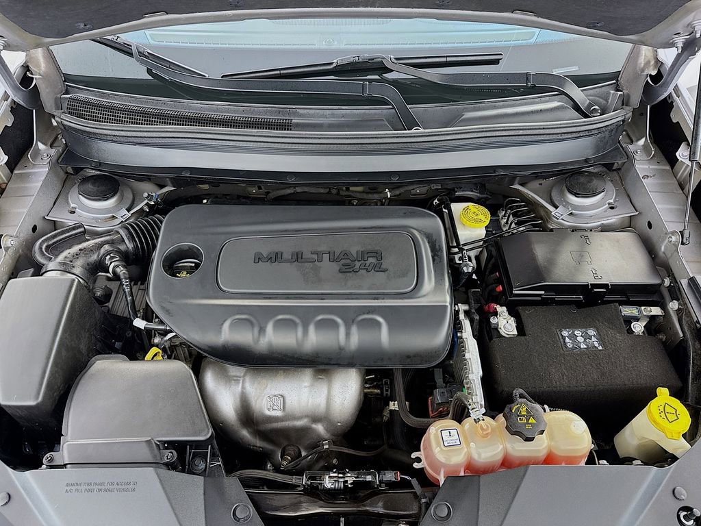 Used 2019 Jeep Cherokee Latitude Plus w/ Comfort/Convenience Group image 27