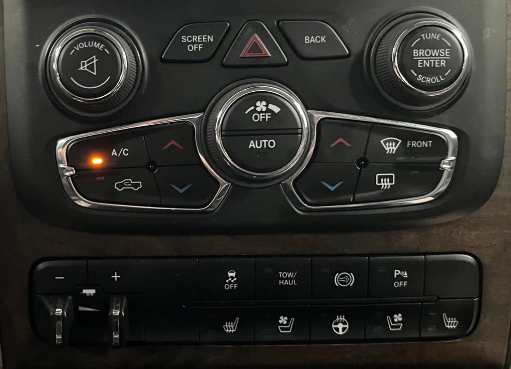 Used 2014 RAM 2500 Longhorn w/ Convenience Group AWD/4WD image 38
