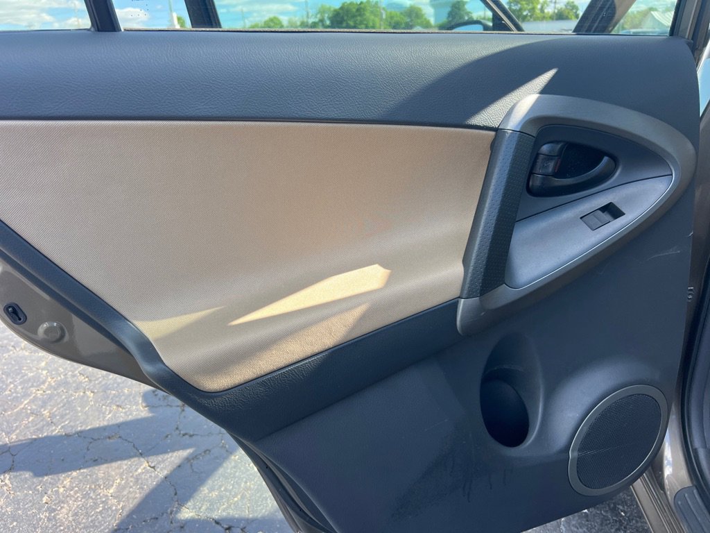 Used 2012 Toyota RAV4 4WD w/ Value Pkg image 12