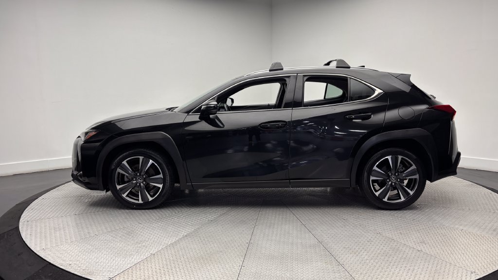 Used 2019 Lexus UX 200 w/ Accessory Package FWD image 4