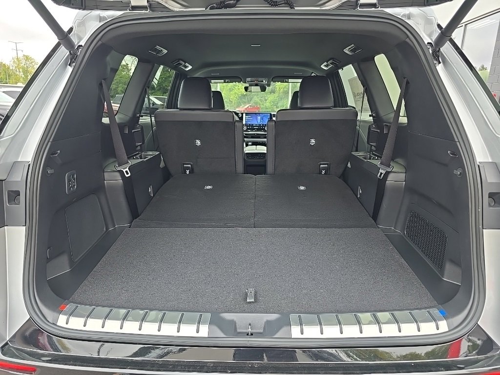 New 2026 Lexus TX 500h AWD image 31