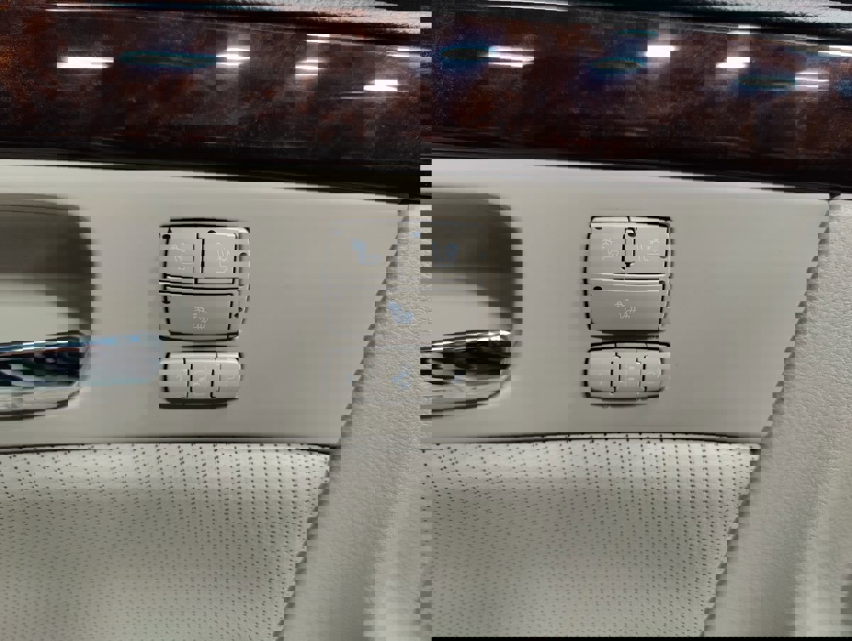 Used 2007 Cadillac DTS Performance image 29