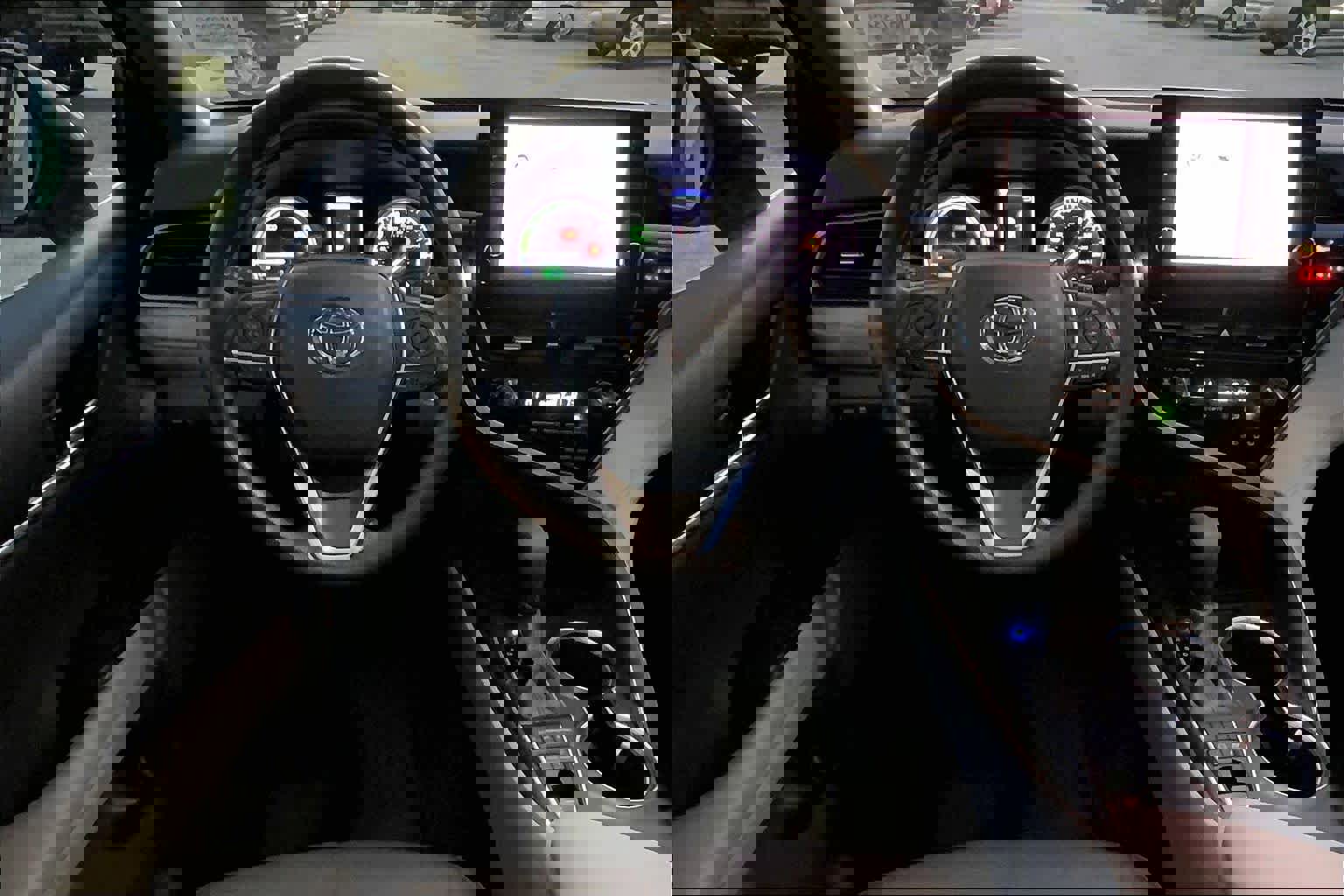 Used 2022 Toyota Camry LE image 6