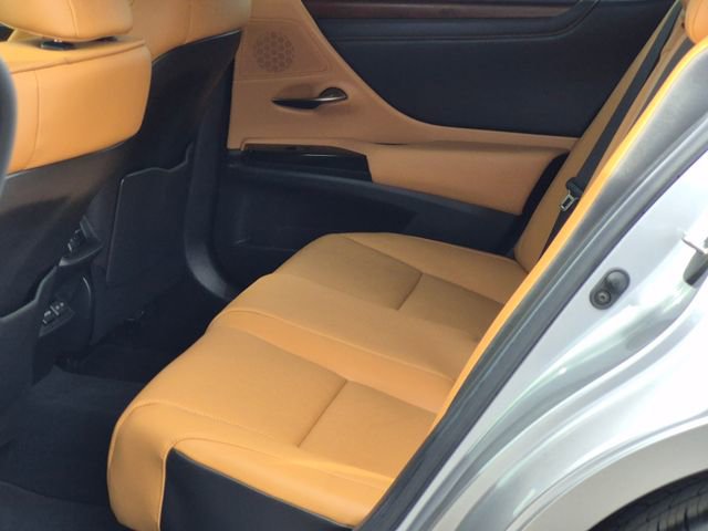 Used 2025 Lexus ES 350 w/ Premium Package image 20