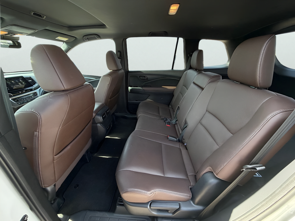 Used 2025 Honda Passport EX-L image 18