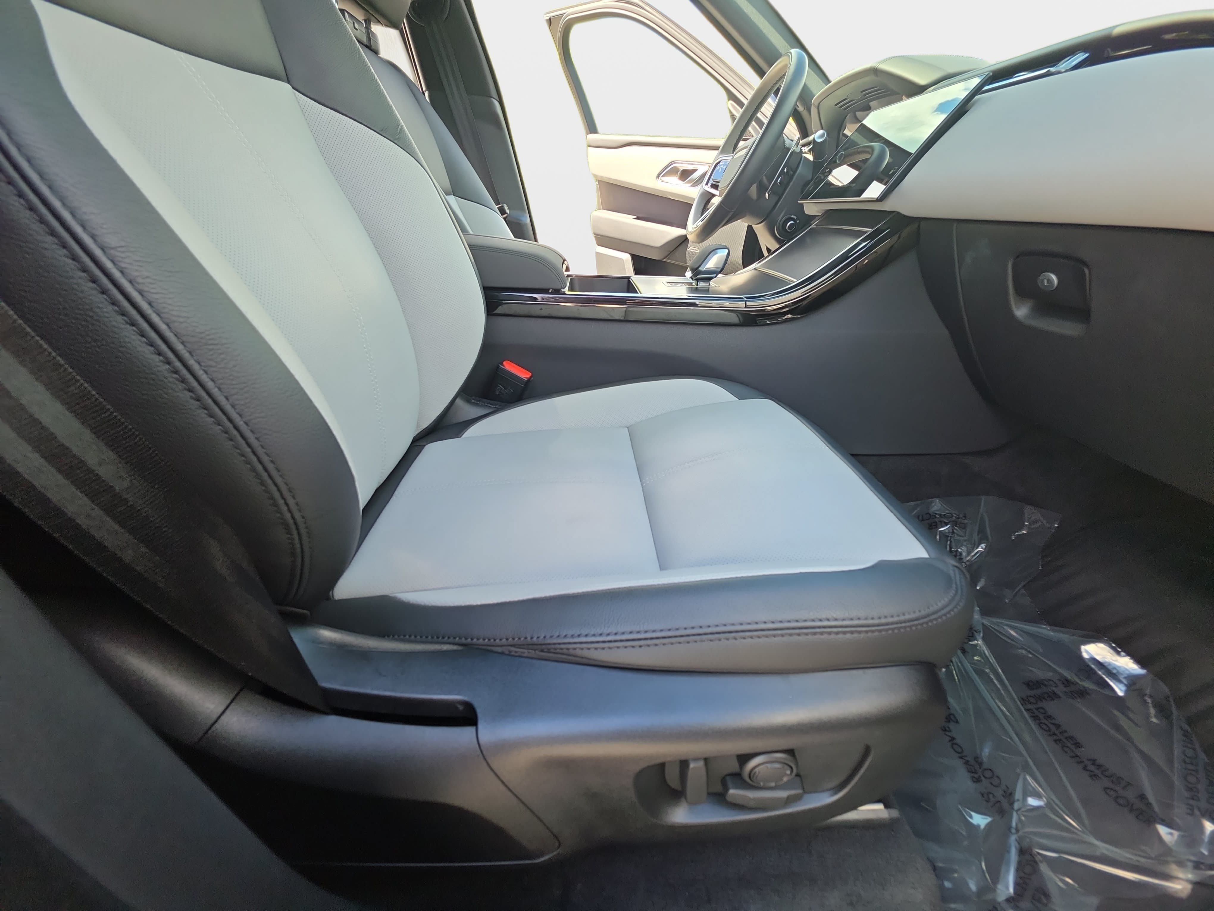 Used 2026 Land Rover Range Rover Velar Dynamic SE AWD/4WD image 10