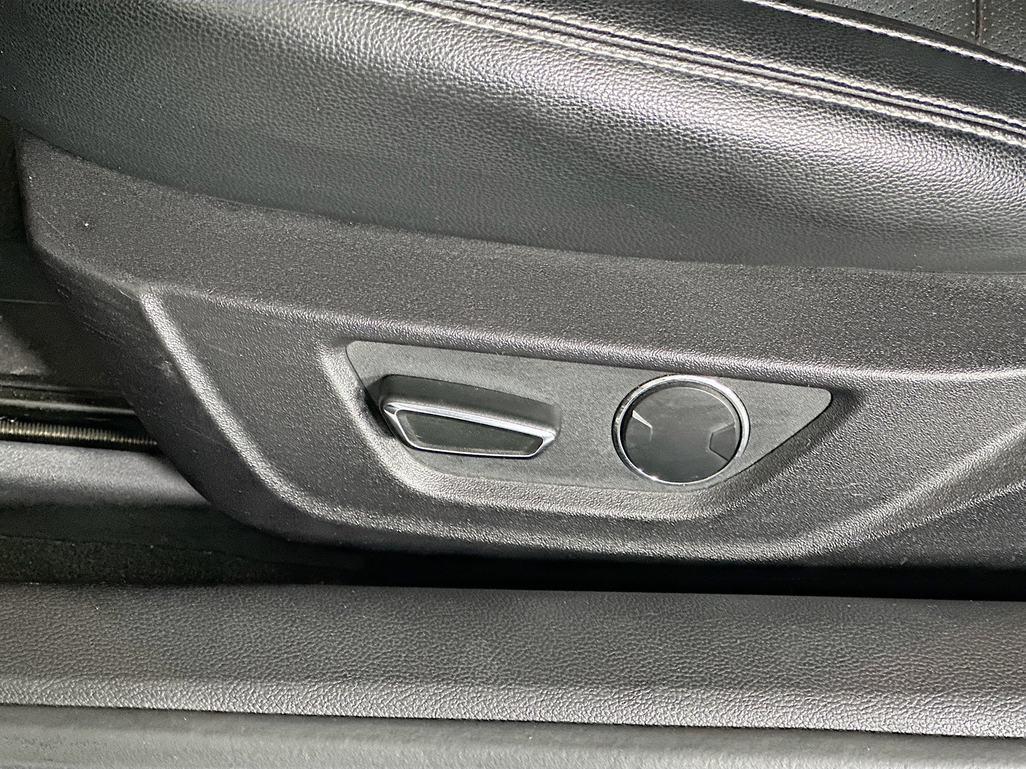 Used 2017 Ford Mustang Premium RWD image 13