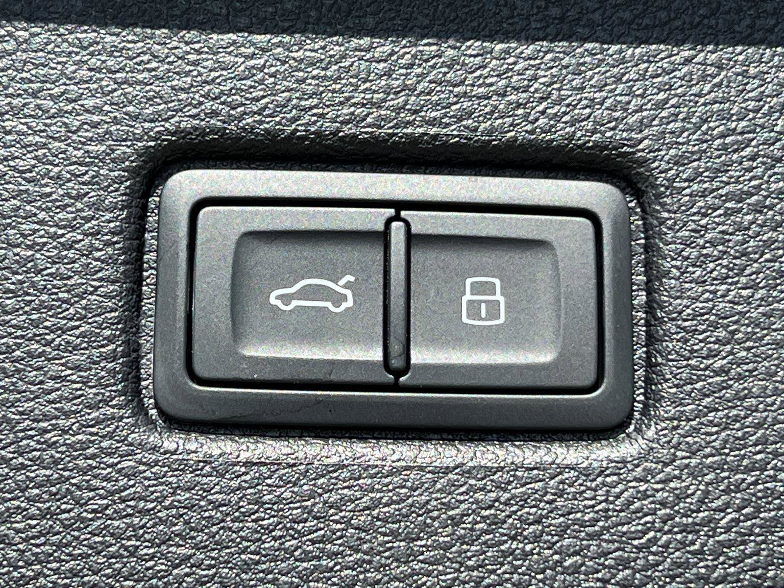 Certified 2025 Audi Q7 3.0T Premium w/ Convenience Package image 19