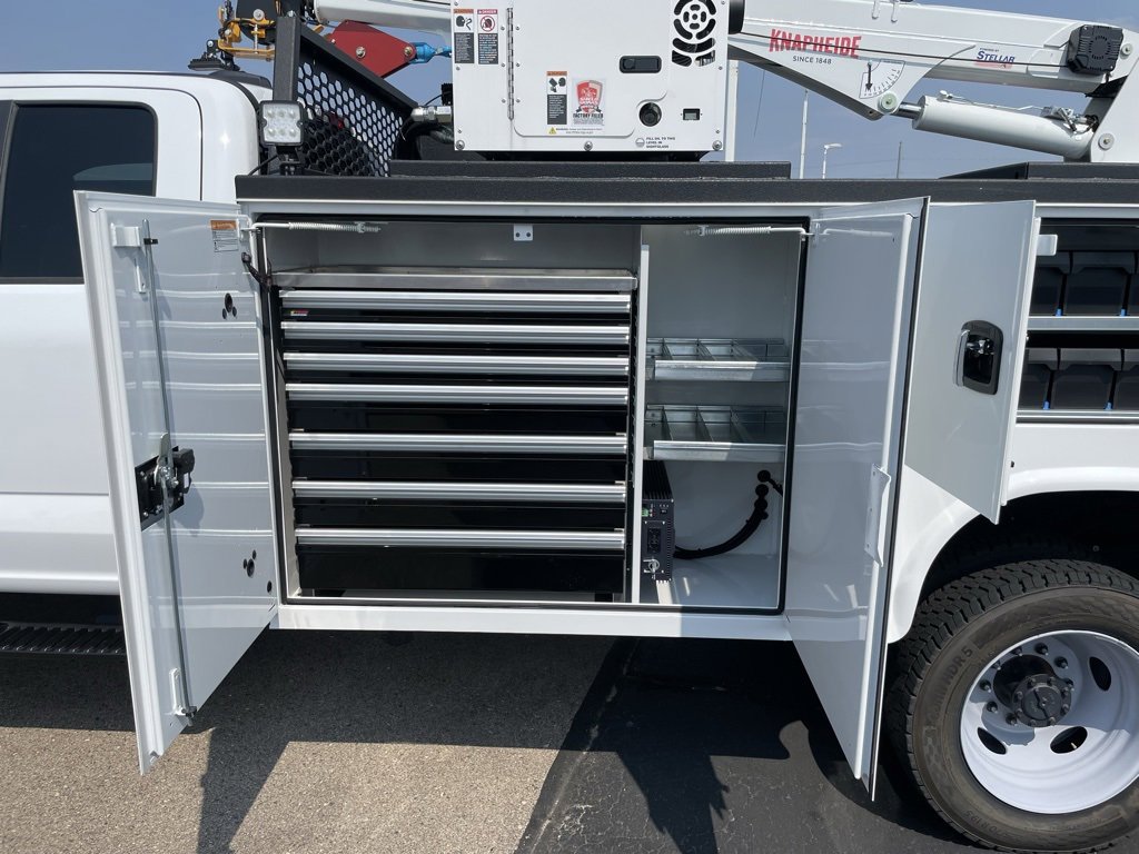 New 2025 Ford F550 4x4 SuperCab Super Duty image 29