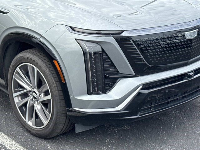 Certified 2026 Cadillac Vistiq Sport w/ LPO, Floor Liner Package AWD/4WD image 4