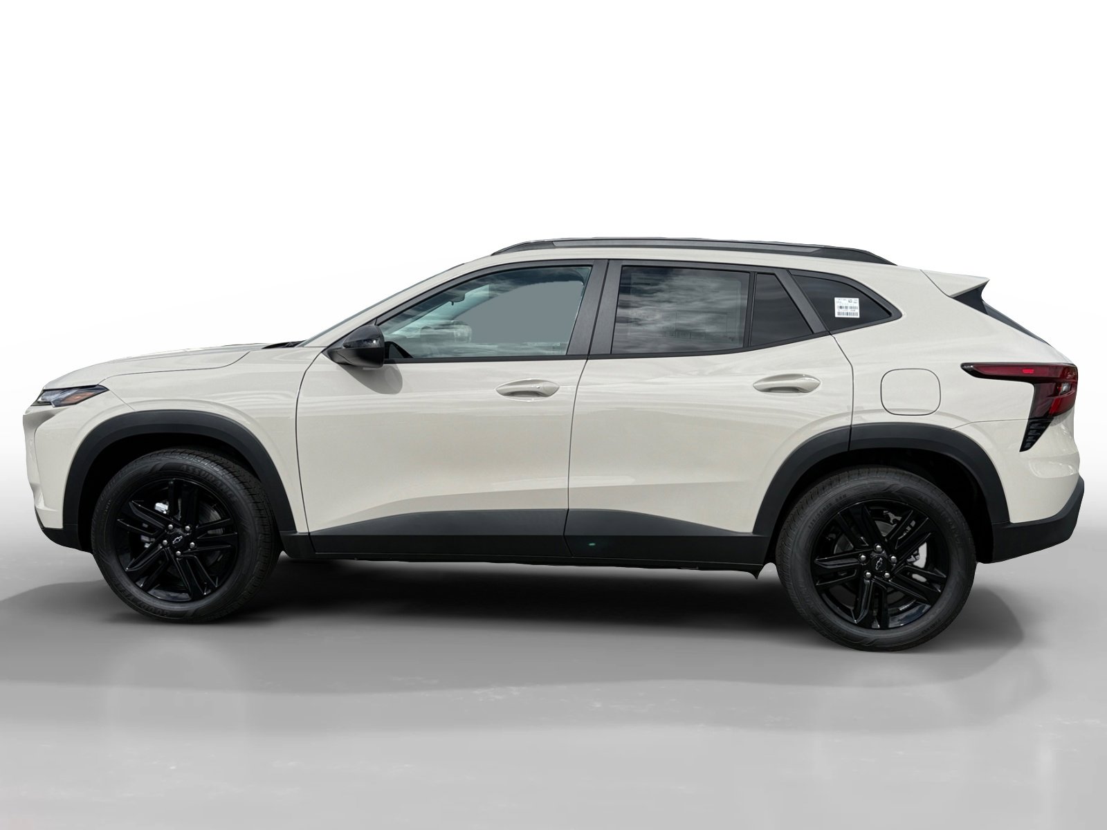 New 2026 Chevrolet Trax ACTIV w/ Sunroof Package FWD image 2