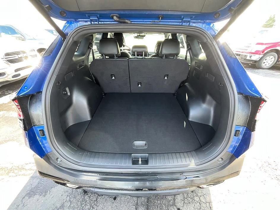 Used 2025 Kia Sportage X-Line w/ Premium Package image 8