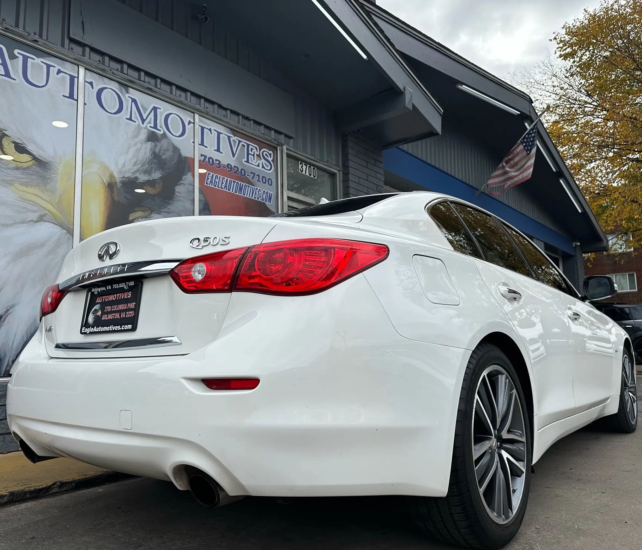 Used 2017 INFINITI Q50 Sport image 3