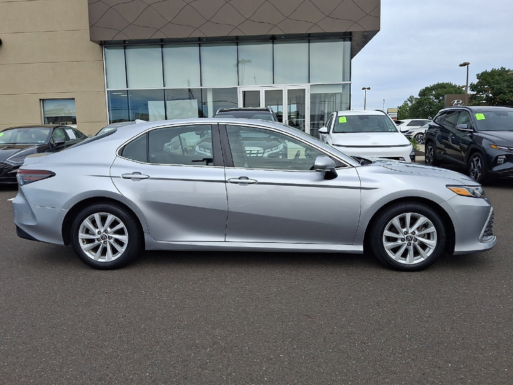 Used 2024 Toyota Camry LE w/ Convenience Package FWD image 7
