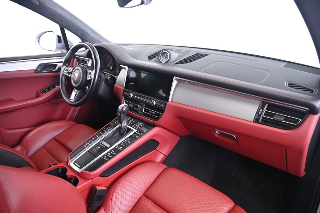 Certified 2021 Porsche Macan Turbo image 22