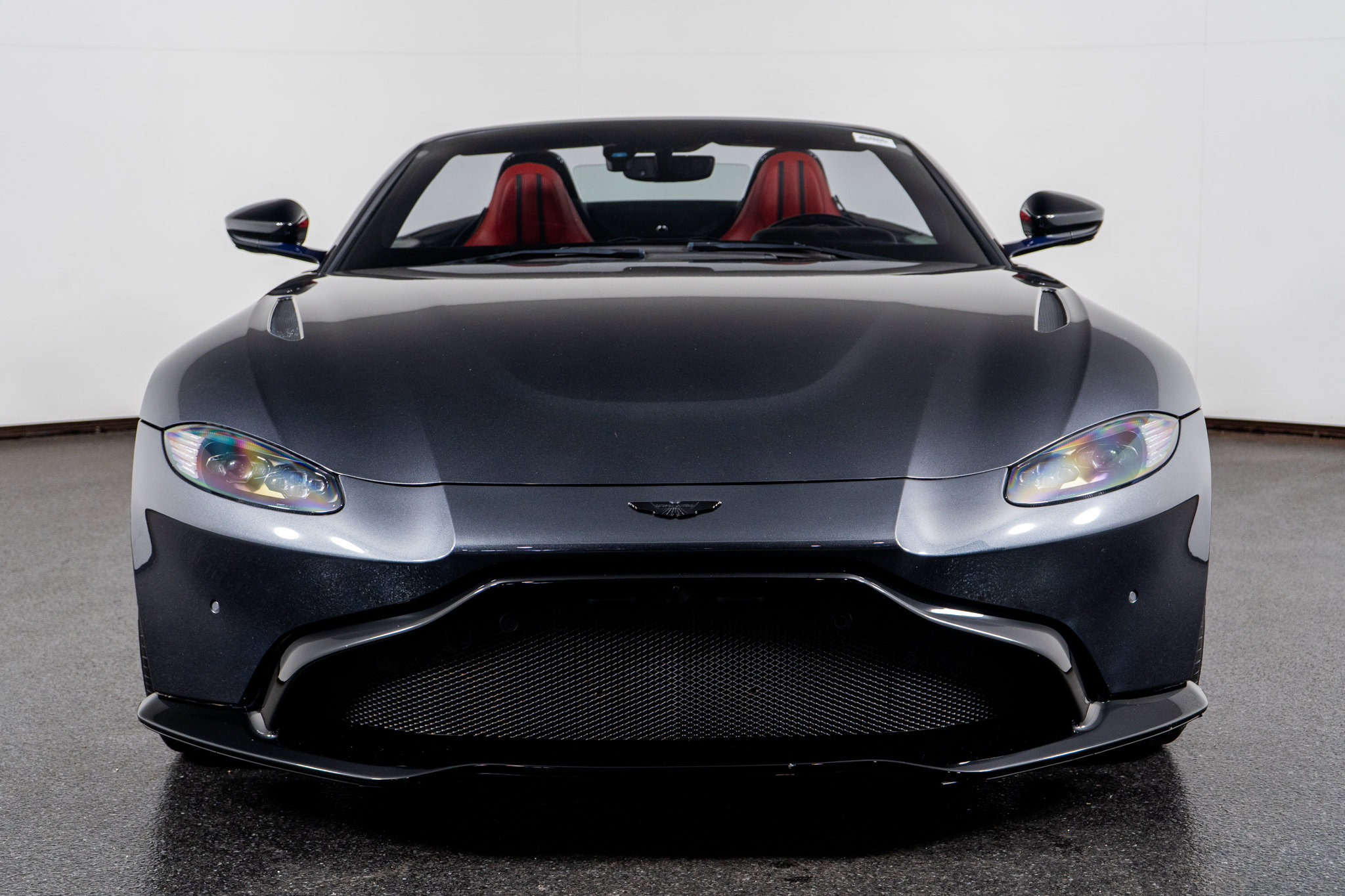 Used 2021 Aston Martin V8 Vantage Roadster image 22