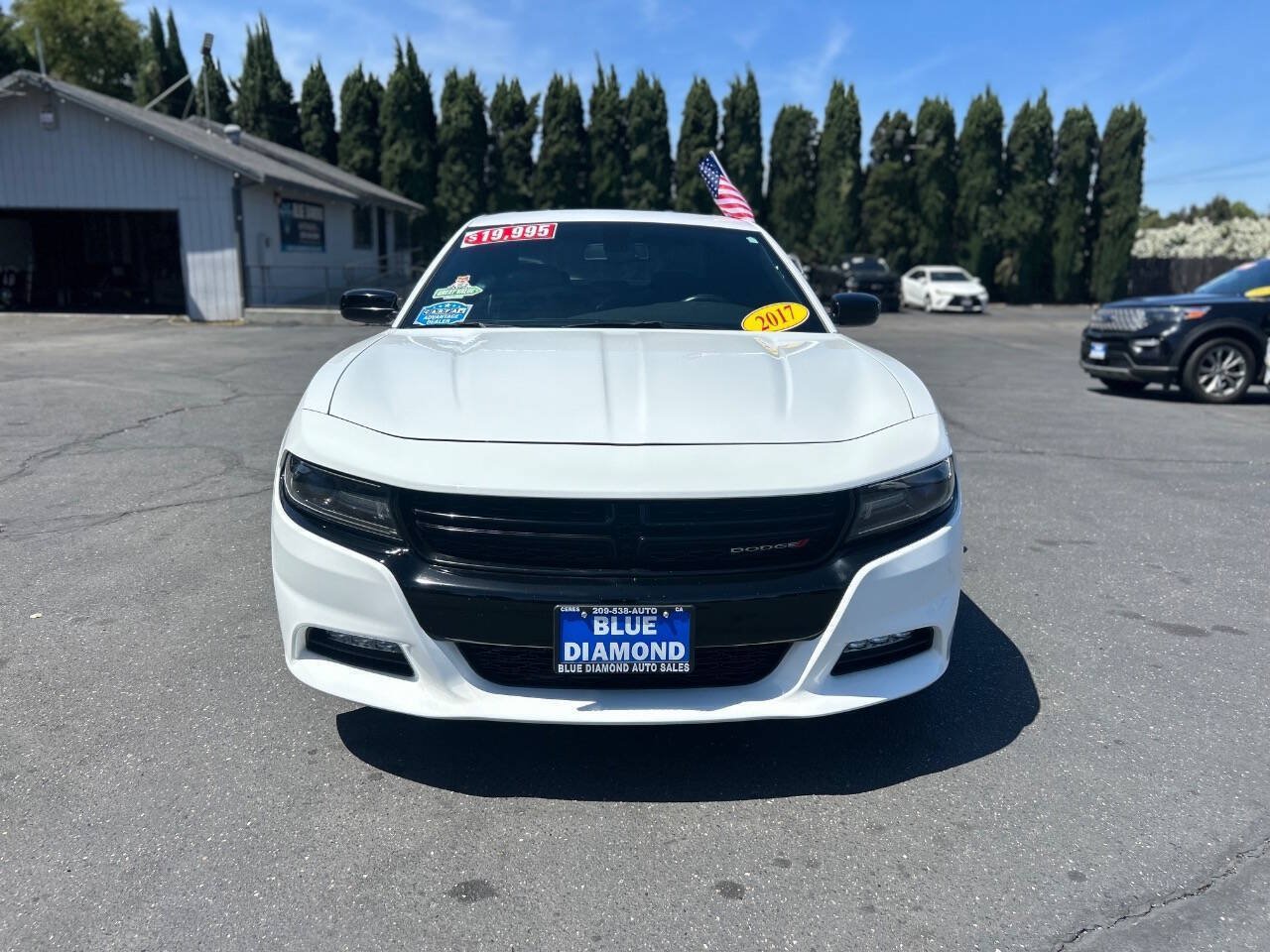 Used 2017 Dodge Charger R/T w/ Blacktop Package RWD image 2