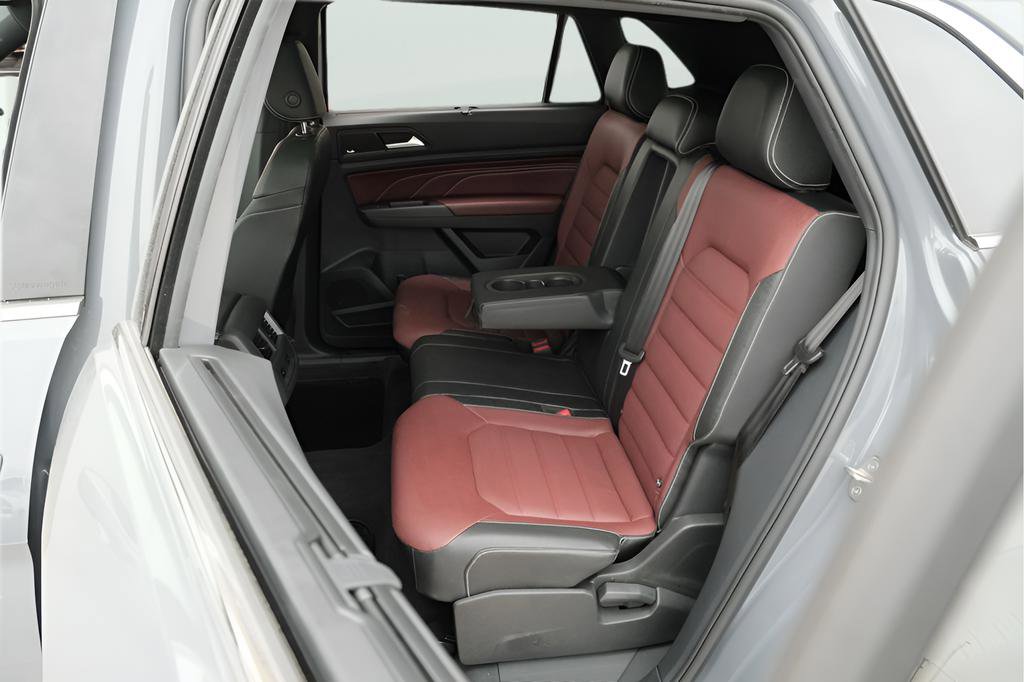 Used 2023 Volkswagen Atlas Cross Sport SEL Premium R-Line image 25