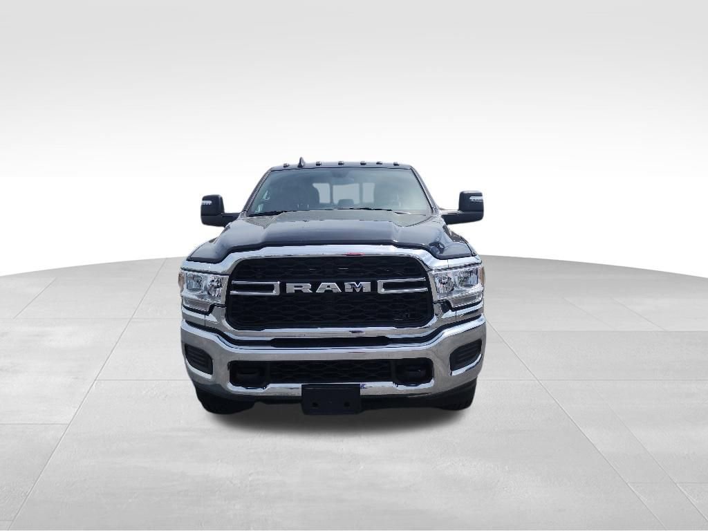 Used 2024 RAM 3500 Tradesman w/ Chrome Appearance Group AWD/4WD image 13