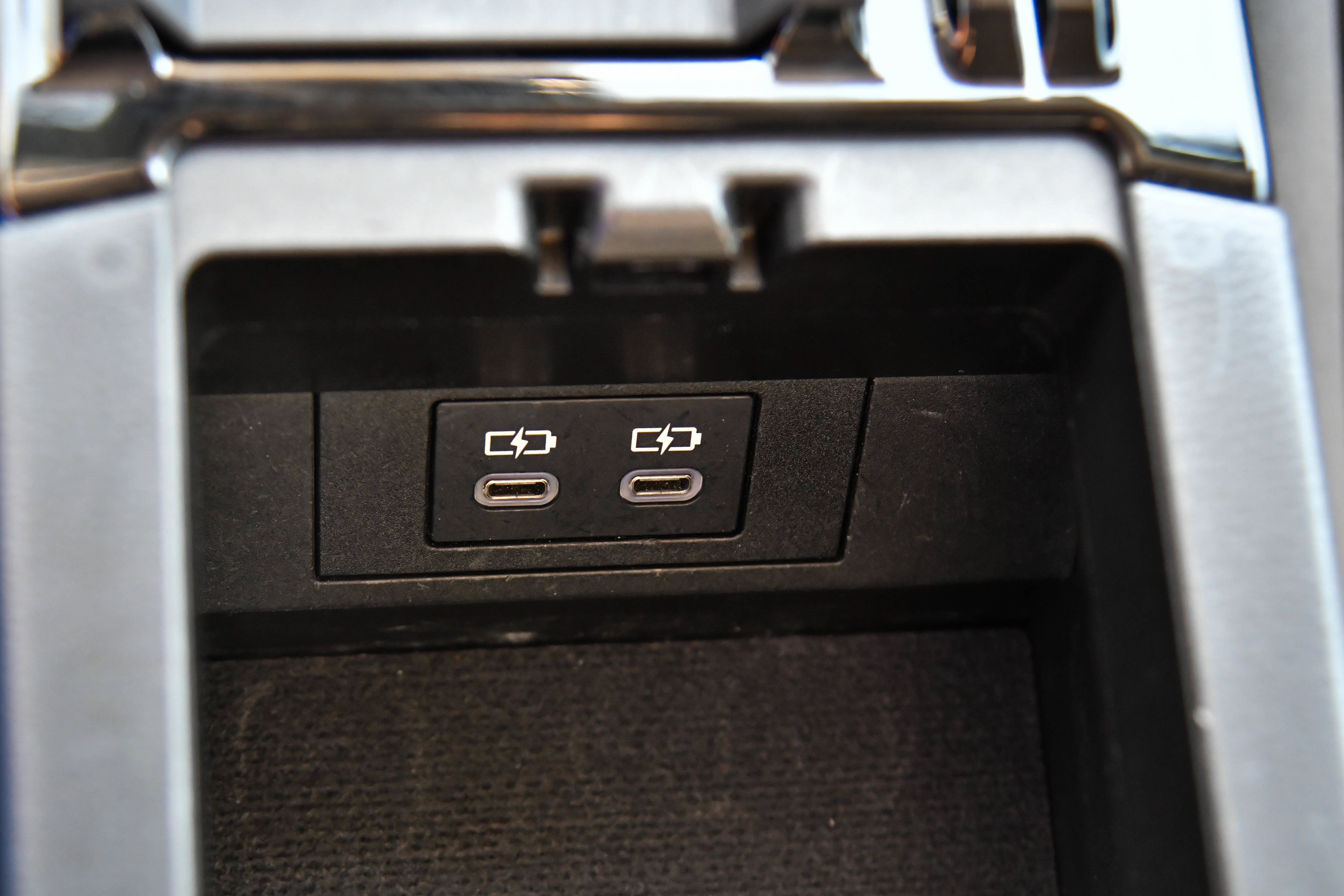 Used 2024 Toyota Prius LE FWD image 26