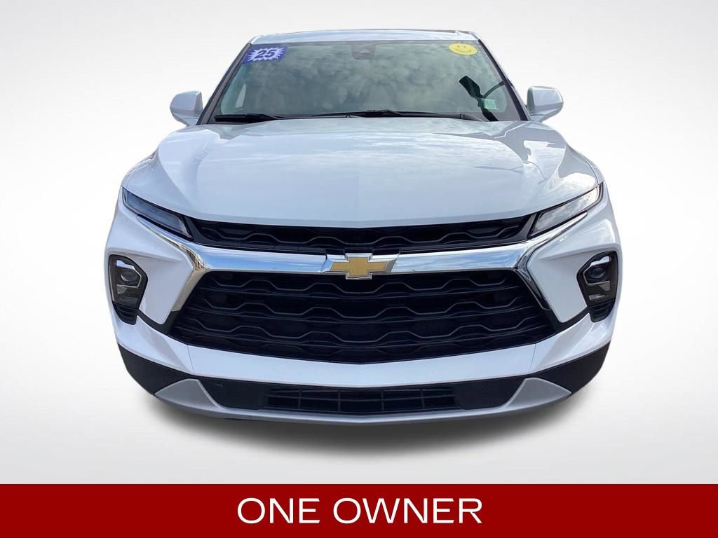 Used 2025 Chevrolet Blazer LT AWD/4WD image 3