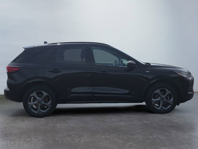 Used 2023 Ford Escape ST-Line w/ Tech Pack #1 AWD/4WD image 6